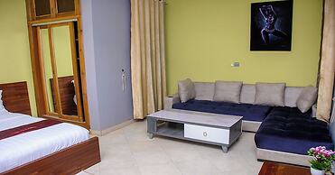 Triple Hill Hotel