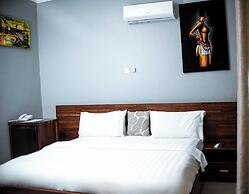 Triple Hill Hotel