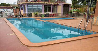 Triple Hill Hotel