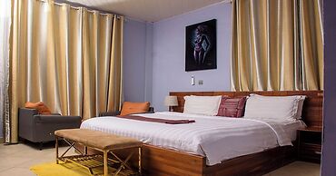 Triple Hill Hotel