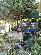 Mitos Hotel