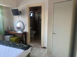 Mitos Hotel