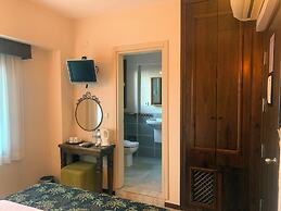 Mitos Hotel