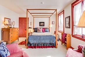 The Inn At Twin Linden