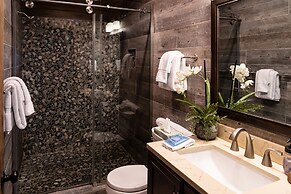 stayNantahala – Smoky Mountain Cabins and Luxury Yurts