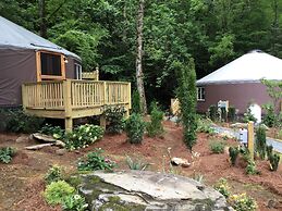 stayNantahala – Smoky Mountain Cabins and Luxury Yurts