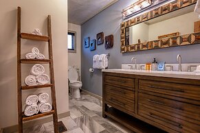 stayNantahala – Smoky Mountain Cabins and Luxury Yurts