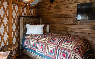 stayNantahala – Smoky Mountain Cabins and Luxury Yurts