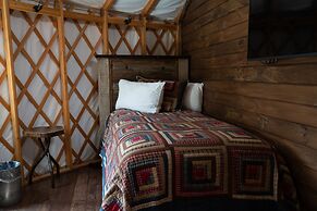 stayNantahala – Smoky Mountain Cabins and Luxury Yurts