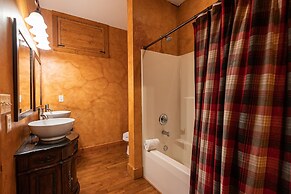 stayNantahala – Smoky Mountain Cabins and Luxury Yurts