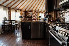 stayNantahala – Smoky Mountain Cabins and Luxury Yurts