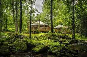 stayNantahala – Smoky Mountain Cabins and Luxury Yurts