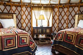 stayNantahala – Smoky Mountain Cabins and Luxury Yurts