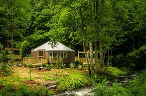 stayNantahala – Smoky Mountain Cabins and Luxury Yurts