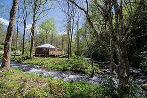 stayNantahala – Smoky Mountain Cabins and Luxury Yurts