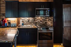 stayNantahala – Smoky Mountain Cabins and Luxury Yurts