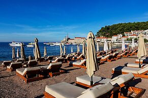 Hotel Riva by Aycon