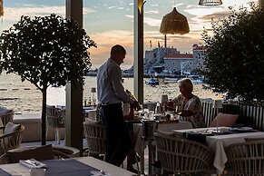 Hotel Riva by Aycon