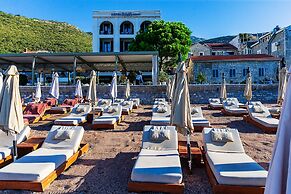 Hotel Riva by Aycon