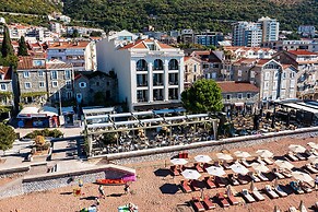 Hotel Riva by Aycon