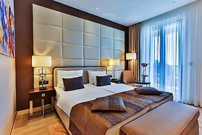 Hotel Riva by Aycon
