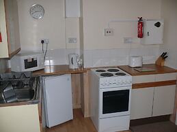 Cleveland Court Apartments