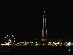 Cleveland Court Apartments