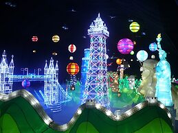 Cleveland Court Apartments