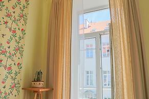 Great Apartment near Town Hall