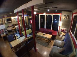 Mr.Comma Guesthouse - Hostel