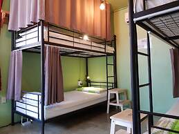 Mr.Comma Guesthouse - Hostel