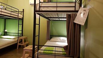 Mr.Comma Guesthouse - Hostel