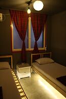 Mr.Comma Guesthouse - Hostel