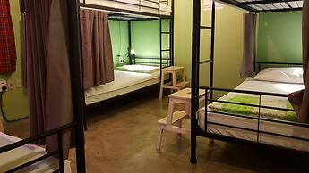 Mr.Comma Guesthouse - Hostel