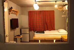 Mr.Comma Guesthouse - Hostel