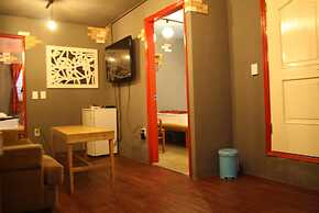 Mr.Comma Guesthouse - Hostel