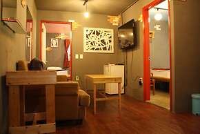 Mr.Comma Guesthouse - Hostel