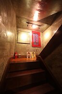 Mr.Comma Guesthouse - Hostel