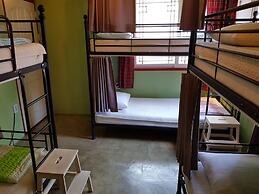 Mr.Comma Guesthouse - Hostel