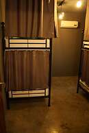 Mr.Comma Guesthouse - Hostel