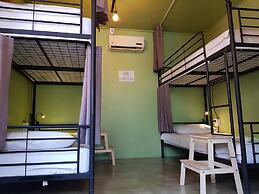 Mr.Comma Guesthouse - Hostel