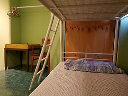 Mr.Comma Guesthouse - Hostel