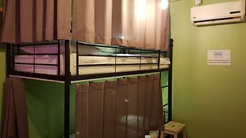 Mr.Comma Guesthouse - Hostel