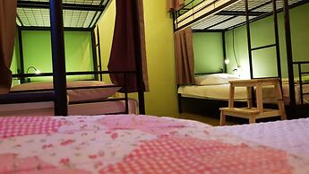 Mr.Comma Guesthouse - Hostel