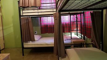 Mr.Comma Guesthouse - Hostel