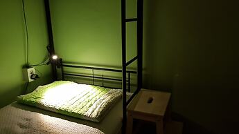 Mr.Comma Guesthouse - Hostel
