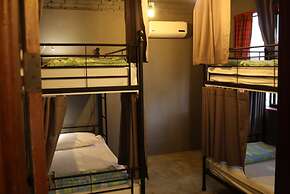 Mr.Comma Guesthouse - Hostel