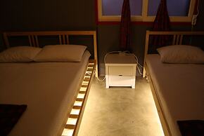 Mr.Comma Guesthouse - Hostel