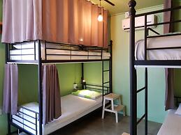 Mr.Comma Guesthouse - Hostel