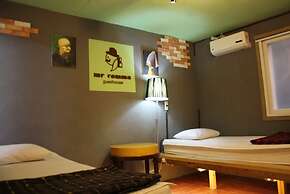 Mr.Comma Guesthouse - Hostel